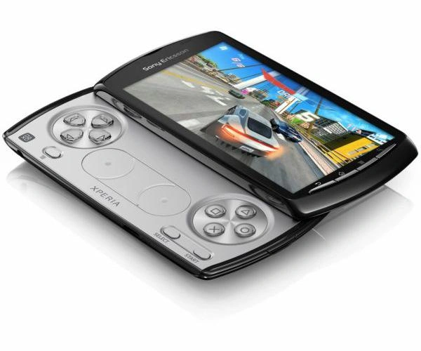 Sony Ericsson Xperia Play. Połączenie smartfonu i konsoli do gier