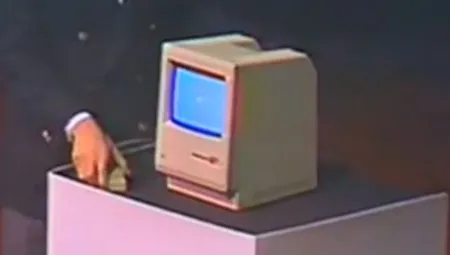 Apple Macintosh: minęło 30 lat od dnia, gdy Steve Jobs wyciągnął go z torby