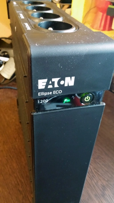 Eaton Ellipse ECO 1200 - niedrogi zasilacz awaryjny o dobrym  stosunku ceny do możliwości.