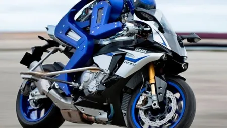 Yamaha Motobot: robot-motocyklista wyzywa Valentino Rossiego