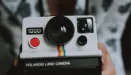 Instax, Polaroid, a może coś innego - jaki aparat do fotografii błyskawicznej będzie najlepszy?