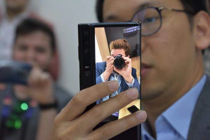 Samsung Galaxy Fold vs Huawei Mate X: Porównanie składanych smartfonów