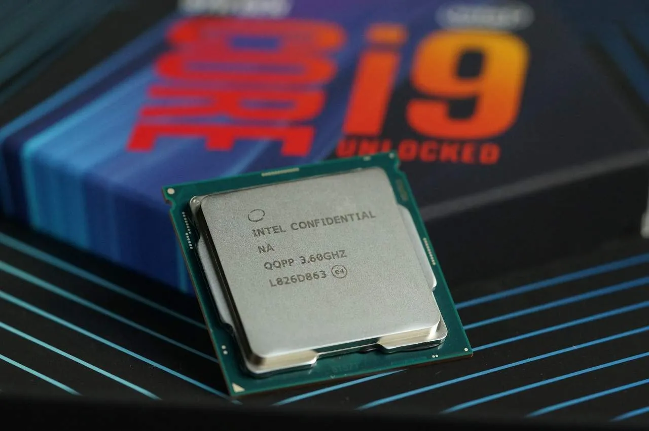Intel core 11 поколения. Intel Core i9-9980hk. Процессор Интел 9. Крышка процессора. Процессоры u 9 поколения.