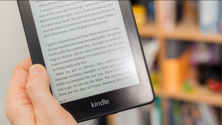Jaki czytnik Kindle wybrać? Przegląd najlepszych czytników ebooków od Amazon
