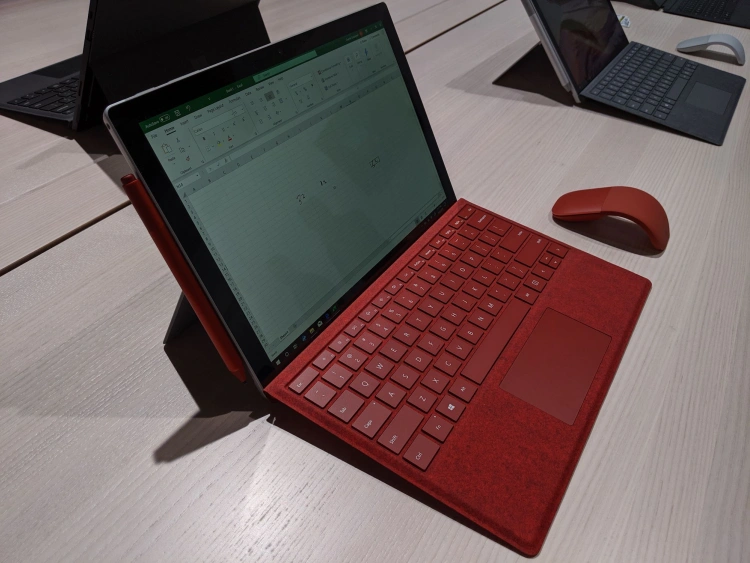 Microsoft Surface Pro 7 z procesorami Ice Lake - pierwsze wrażenia