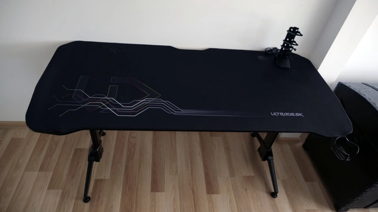 Ultradesk GRAND - idealne biurko dla gracza?