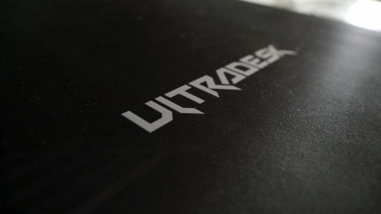 Ultradesk GRAND - idealne biurko dla gracza?