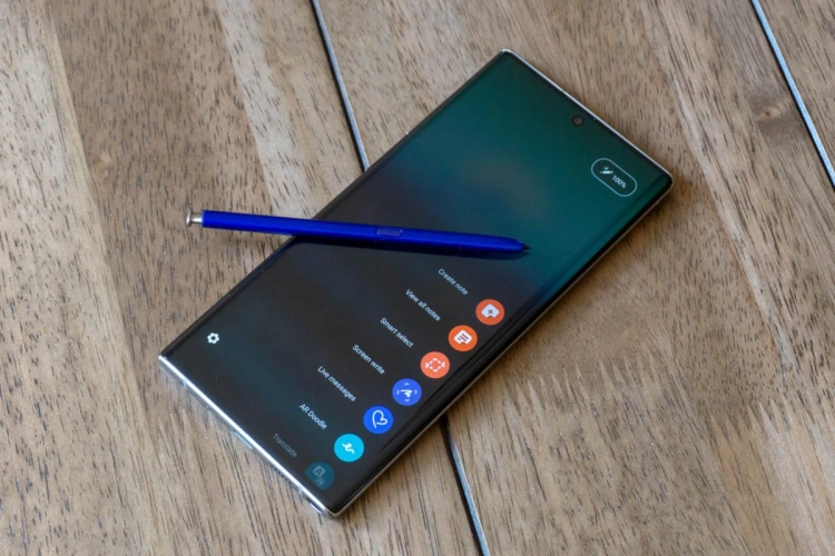 Samsung Galaxy Note 10 z ryskiem S-Pen