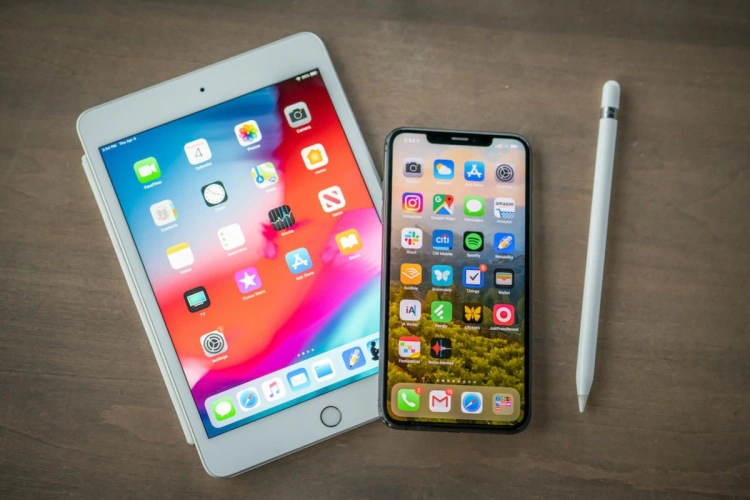 iPad mini 2019 i iPhone Xs Max