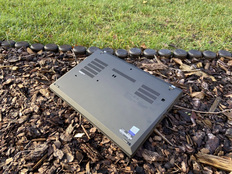 Spód Lenovo ThinkPad P14s
