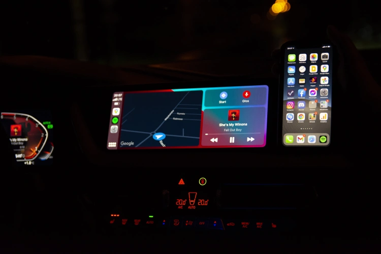 CarPlay z interfejsem po aktualizacji