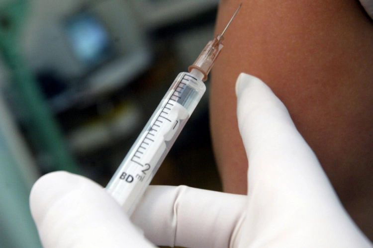 pfizer jedna dawka szczepionki mutacja afrykańska skuteczność przechowywanie temperatura
