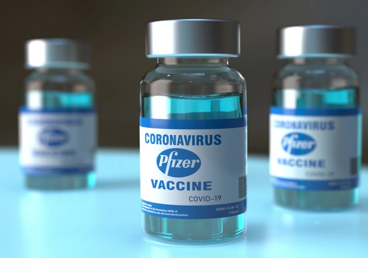 pfizer trzecia dawka szczepionki mutacje koronawirusa pandemia covid-19 reinfekcje