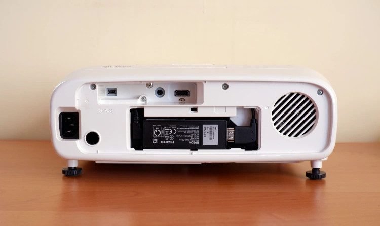 Epson EH-TW5700 - nowoczesny projektor dla rozrywki