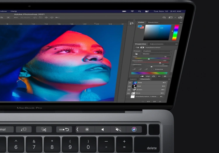 Photoshop na MacBooku Pro z Apple M1