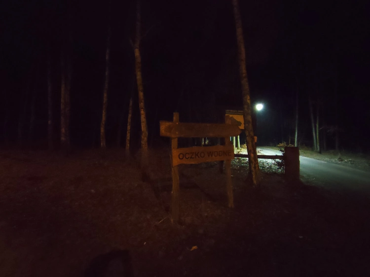 realme 8 Pro - zdjęcie w nocy, aparat ultraszerokokątny