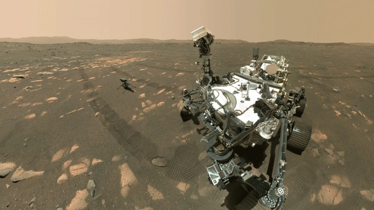 Mars, Perseverance, Ingenuity, wspólne zdjęcie, zdjęcie, selfie, czerwona planeta, dron, helikopter, łazik, misja kosmiczna, misja na Marsa, łazik marsjański, lot kontrolowany, NASA