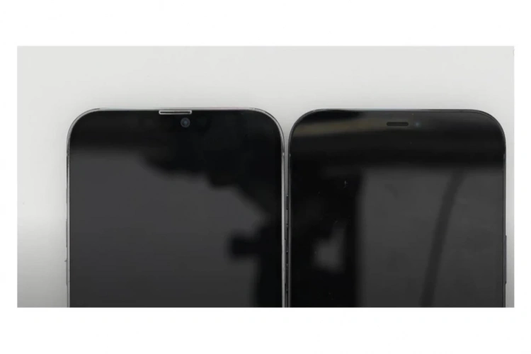 Notch w iPhone 13 Pro Max (z lewej) oraz iPhone 12 Pro Max (z prawej)