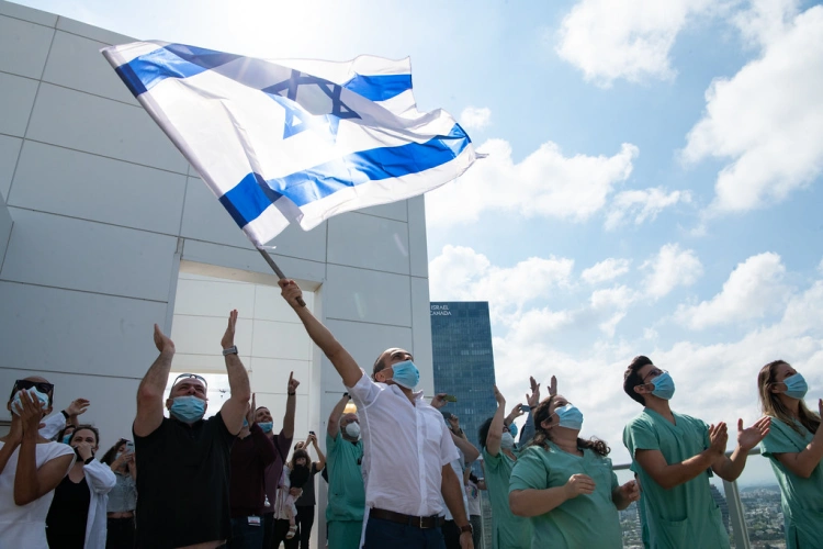 Izrael pandemia covid pfizer szczepienia zapalenie miężśnia sercowego