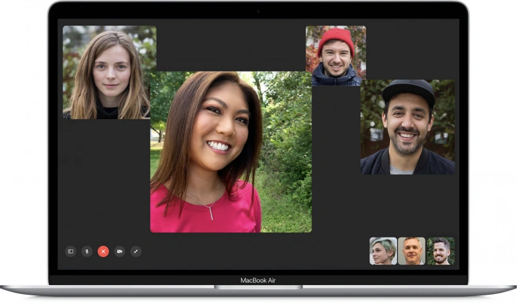 MacBook Air z kamerką FaceTime 720p
Źródło: Apple.com
