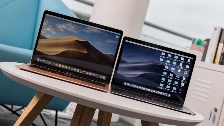 MacBook 12 i MacBook Air
Źródło: macworld.co.uk