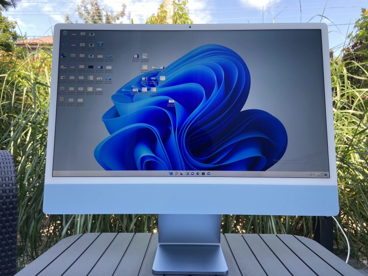 Windows 11 na iMacu 24 z procesorem Apple M1