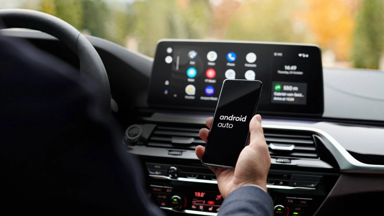 Android Auto na ekranie iDrive w BMW
Źródło bmw.com