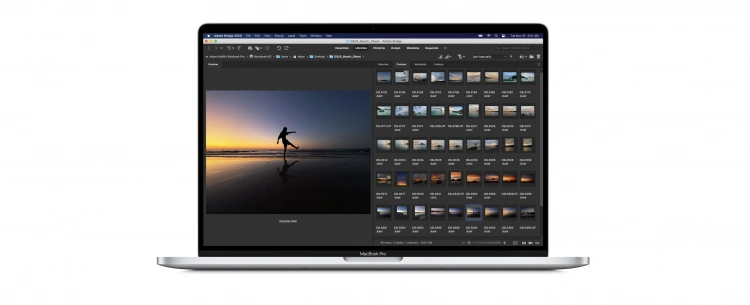 MacBook Pro 13 aktualnej generacji podczas pracy z Adobe Bridge 2020
Źródło: apple.com