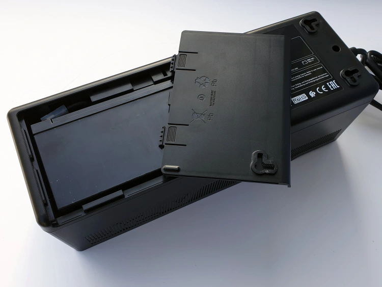 APC Back-UPS 850VA BE850G2-CP - niewielki UPS o wielkiej mocy