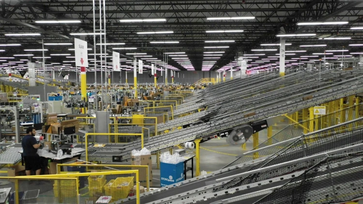 Jedna z fabryk Amazon
Źródło: amazon.com
