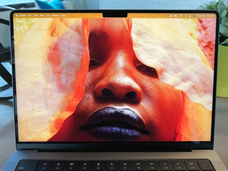 MacBook Pro 14
Źródło: macworld.com