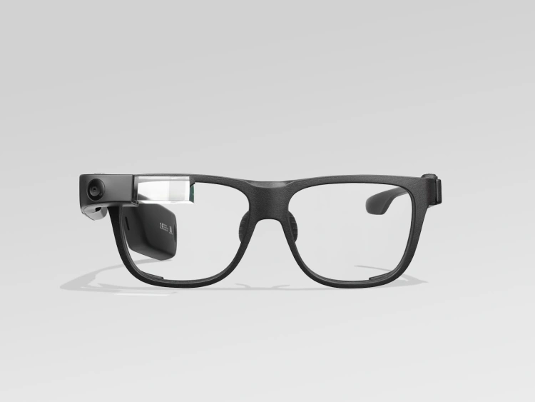 Ostatnia wersja Google Glass
Źródło: google.com