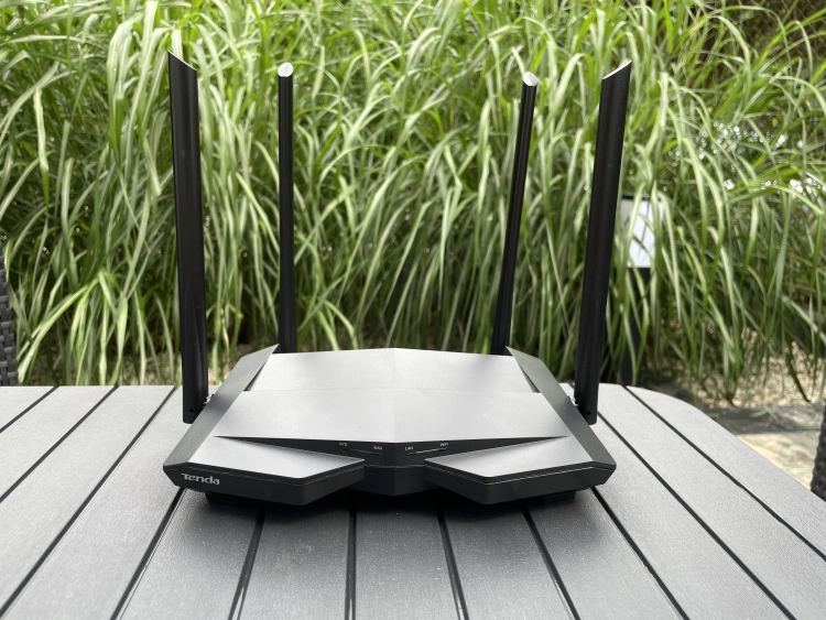 Router Wi-Fi firmy Tenda
fot. Daniel Olszewski / PCWorld