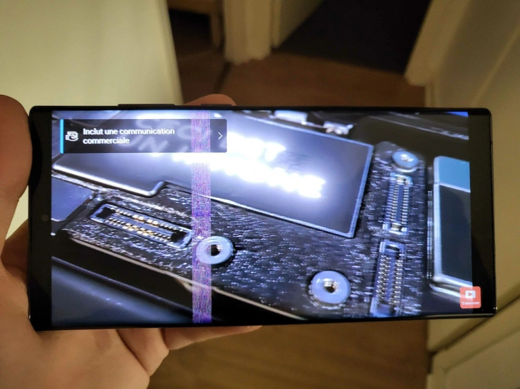 Problem z ekranem w Galaxy S22 Ultra
Źródło: sammobile.com