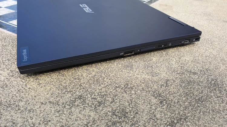 Konwertowalny laptop biznesowy 2w1 - recenzja ASUS ExpertBook B7 Flip