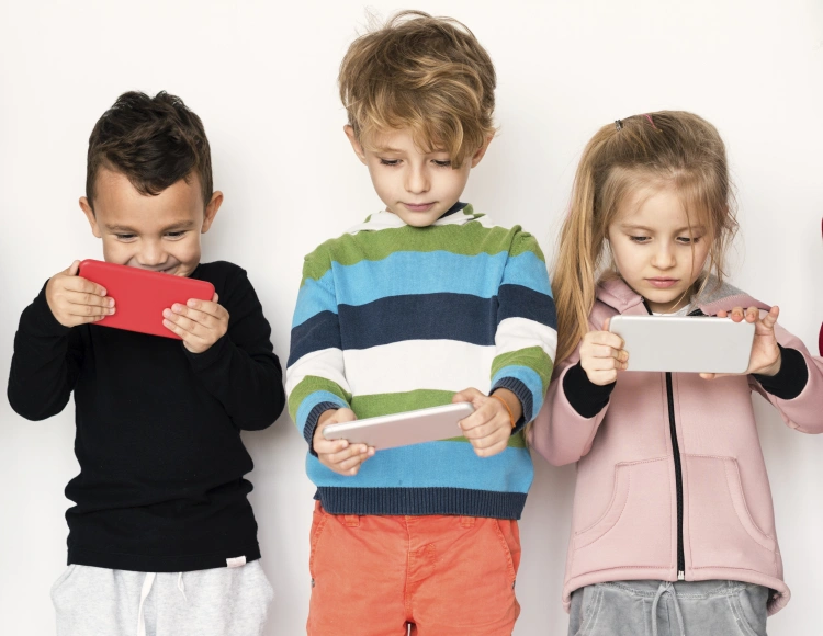 Jaki smartfon kupić dziecku? Oto 5 najlepszych modeli dla najmłodszych