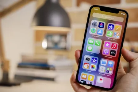 iPhone 14 vs. iPhone 12. Czy po dwóch latach już czas wymienić smartfon od Apple?