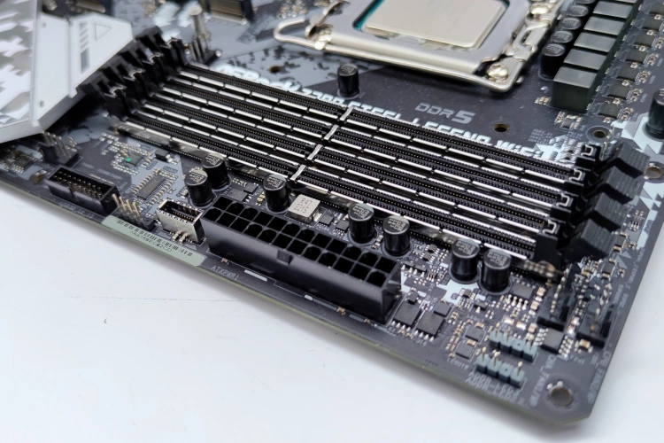 DDR4, czy DDR5 - jaka pamięć dla 13. generacji Intela? Sprawdzamy to na przykładzie dwóch płyt AsRocka