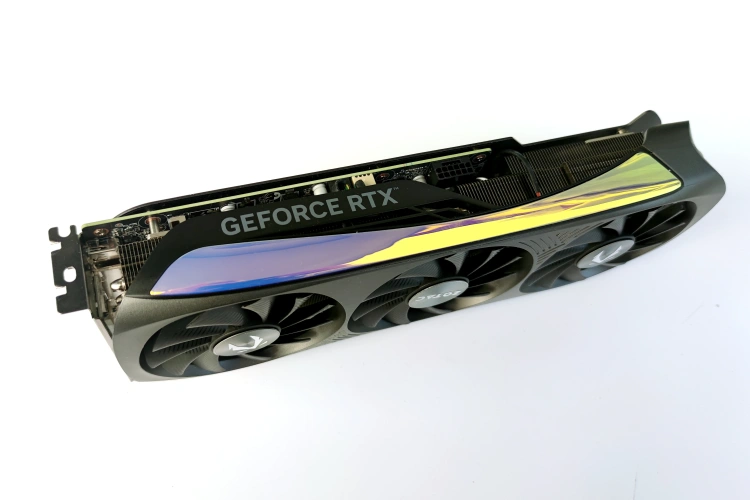 ZOTAC GAMING GeForce RTX 4070 Ti AMP AIRO – “mała”, cicha i wydajna karta kontra Cyberpunk 2077 RT Overdrive